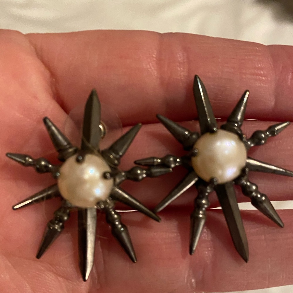 Kendra Scott Gunmetal and Pearl Earrings no backs but will include bag.